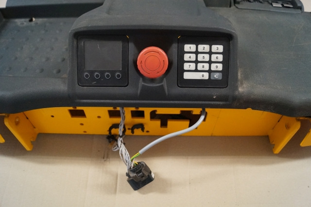 Jungheinrich 51343941 | Battery cover complete with cover 51302942 , display KD - Кабина и интерьер для Погрузочно-разгрузочной техники: фото 2 Jungheinrich 51343941 | Battery cover complete with cover 51302942 , display KD - Кабина и интерьер для Погрузочно-разгрузочной техники: фото 2