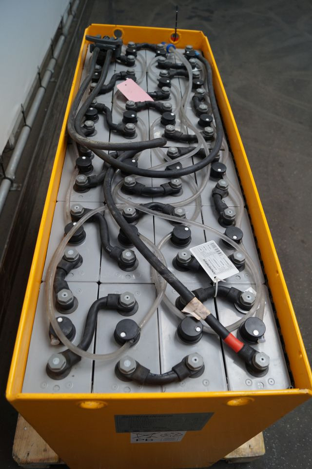 Jungheinrich unknown | Battery 48V775Ah 05-EPZS775SC Year 2024 weight 1135 kg sn - Аккумулятор для Погрузочно-разгрузочной техники: фото 2 Jungheinrich unknown | Battery 48V775Ah 05-EPZS775SC Year 2024 weight 1135 kg sn - Аккумулятор для Погрузочно-разгрузочной техники: фото 2