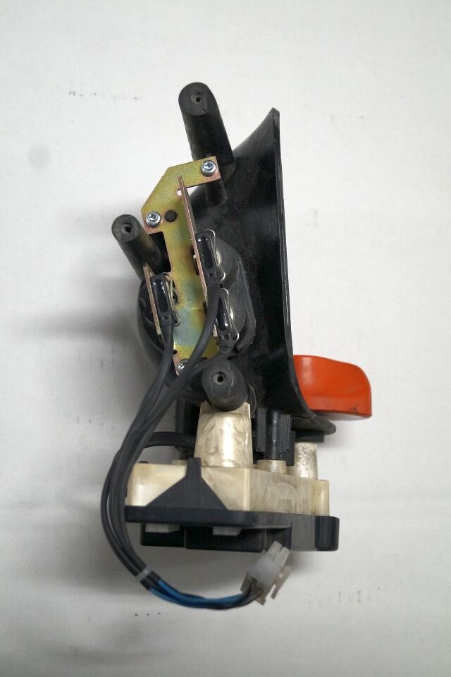 Linde 1443605100 | Rijschakelaar Control handle Control module - Электрическая система для Погрузочно-разгрузочной техники: фото 5 Linde 1443605100 | Rijschakelaar Control handle Control module - Электрическая система для Погрузочно-разгрузочной техники: фото 5