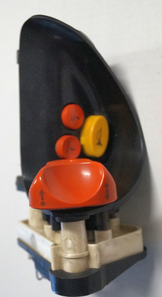 Linde 1443605100 | Rijschakelaar Control handle Control module - Электрическая система для Погрузочно-разгрузочной техники: фото 1 Linde 1443605100 | Rijschakelaar Control handle Control module - Электрическая система для Погрузочно-разгрузочной техники: фото 1