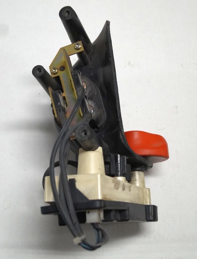 Linde 1443605100 | Rijschakelaar Control handle Control module - Электрическая система для Погрузочно-разгрузочной техники: фото 4 Linde 1443605100 | Rijschakelaar Control handle Control module - Электрическая система для Погрузочно-разгрузочной техники: фото 4