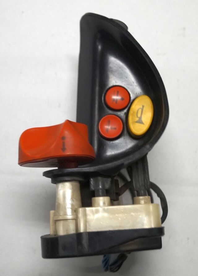 Linde 1443605100 | Rijschakelaar Control handle Control module - Электрическая система для Погрузочно-разгрузочной техники: фото 1 Linde 1443605100 | Rijschakelaar Control handle Control module - Электрическая система для Погрузочно-разгрузочной техники: фото 1