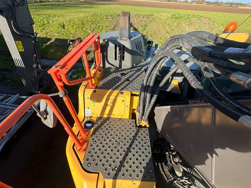 Новый Гусеничный экскаватор Volvo ECR 235 EL: фото 9