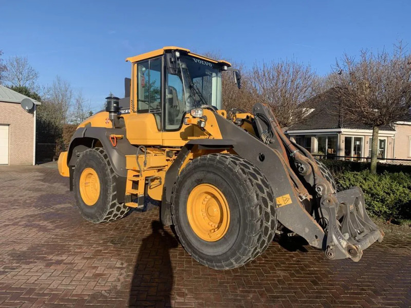 Колёсный погрузчик Volvo L120 H: фото 6