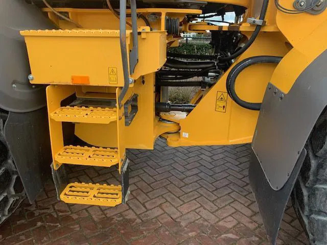 Колёсный погрузчик Volvo L120 H: фото 13