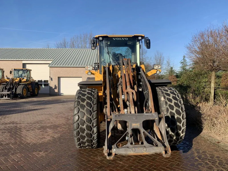 Колёсный погрузчик Volvo L120 H: фото 7