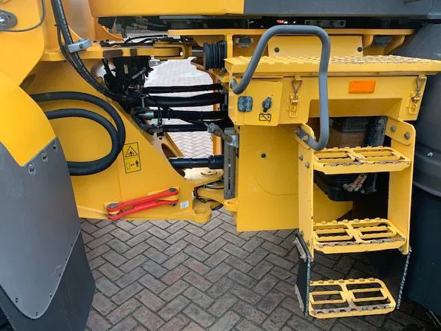 Колёсный погрузчик Volvo L120 H: фото 14