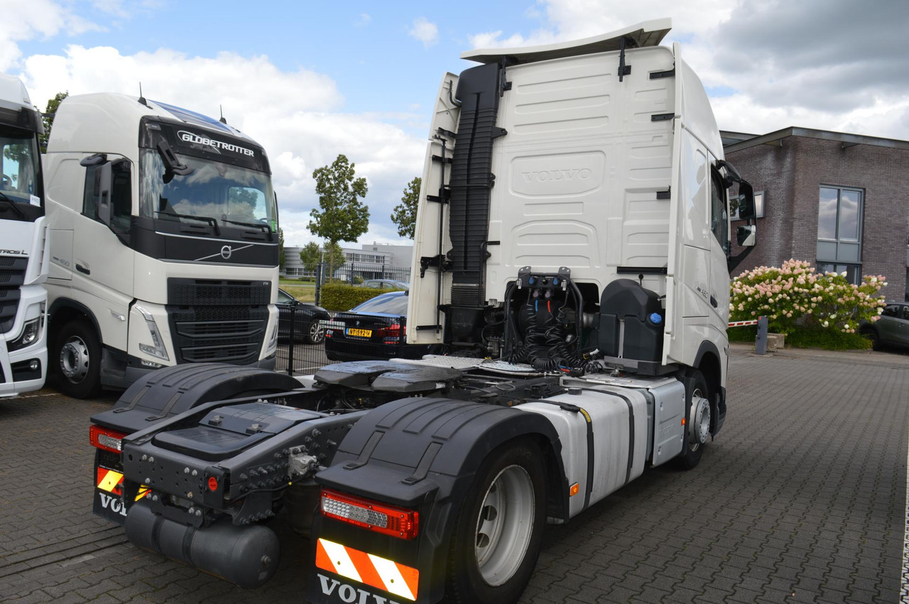 Volvo FH 460 Globetrotter XL Varios, i-Save I-ParkCool - Тягач: фото 4 Volvo FH 460 Globetrotter XL Varios, i-Save I-ParkCool - Тягач: фото 4