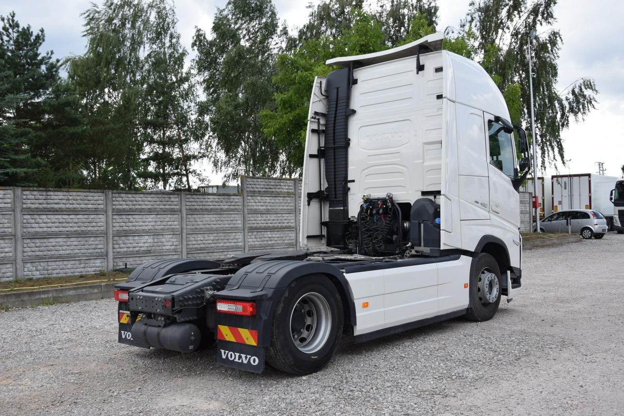 Volvo FH 460 Globetrotter XL i-Save Side Skirts - Тягач: фото 4 Volvo FH 460 Globetrotter XL i-Save Side Skirts - Тягач: фото 4