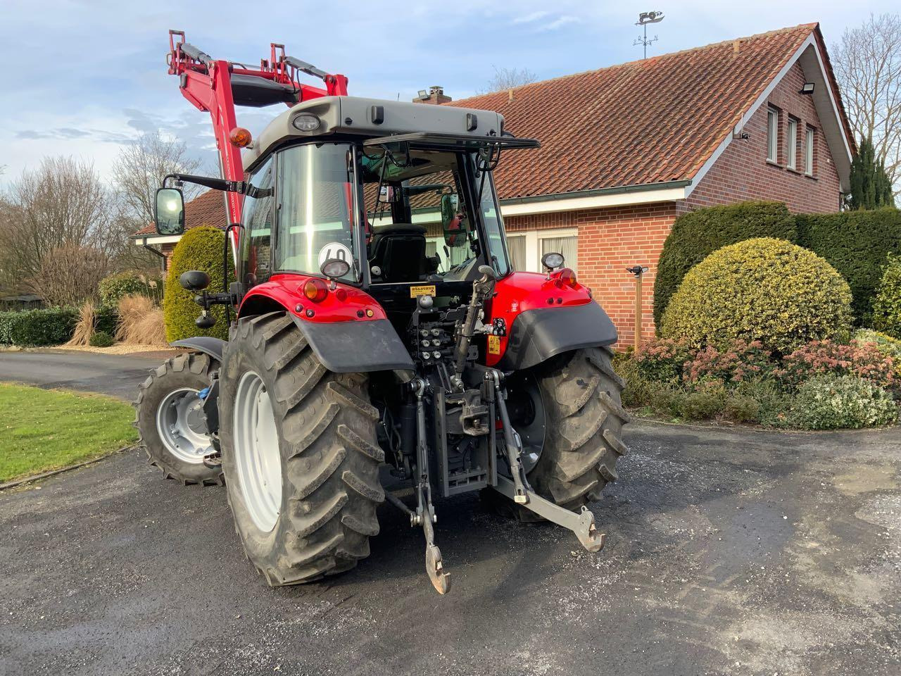 Massey Ferguson MF 5709 S - Трактор: фото 2 Massey Ferguson MF 5709 S - Трактор: фото 2