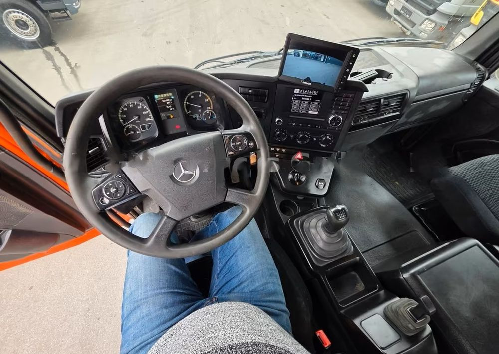 Mercedes-Benz Arocs 2645 /Allrad 6x4 / BB / Wywrotka trójstronna Meiller / Manual / Retarder / BORDMATIK / 320 000 km - Самосвал: фото 3 Mercedes-Benz Arocs 2645 /Allrad 6x4 / BB / Wywrotka trójstronna Meiller / Manual / Retarder / BORDMATIK / 320 000 km - Самосвал: фото 3