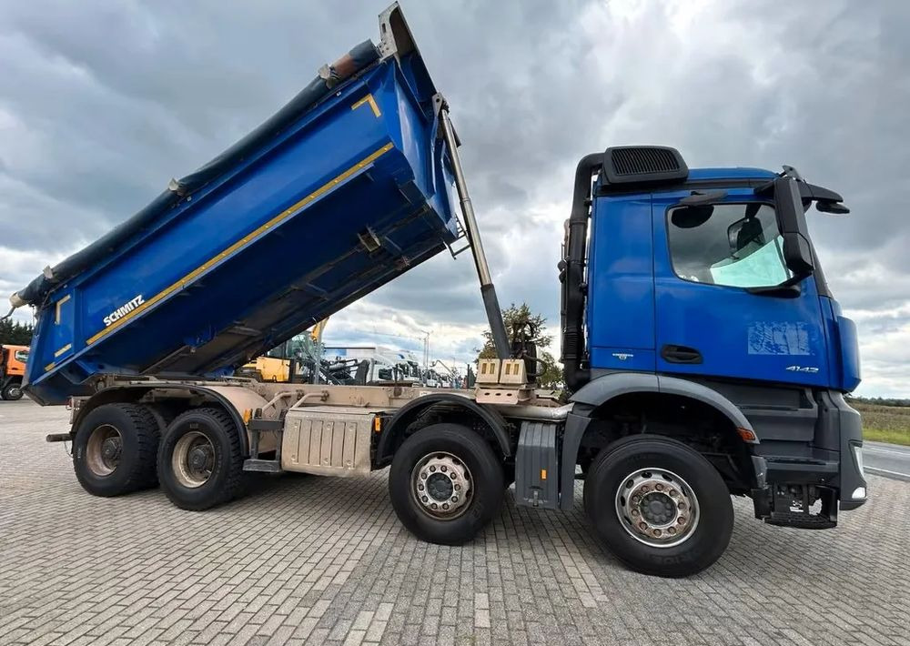 Mercedes-Benz Arocs 4142 | Wywrotka Schmitz | 8x4 | Euro 6 | Klima | Retarder | 242 598 km - Самосвал: фото 3 Mercedes-Benz Arocs 4142 | Wywrotka Schmitz | 8x4 | Euro 6 | Klima | Retarder | 242 598 km - Самосвал: фото 3