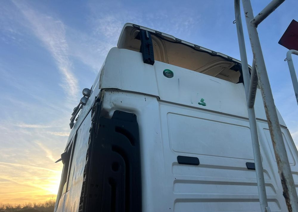 MAN TGX 500 KM (2017) / EURO 6 + Naczepa wywrotka 3-osiowa CARNEHL (2021) / oś podnoszona - Тягач, Самосвальный полуприцеп: фото 4 MAN TGX 500 KM (2017) / EURO 6 + Naczepa wywrotka 3-osiowa CARNEHL (2021) / oś podnoszona - Тягач, Самосвальный полуприцеп: фото 4