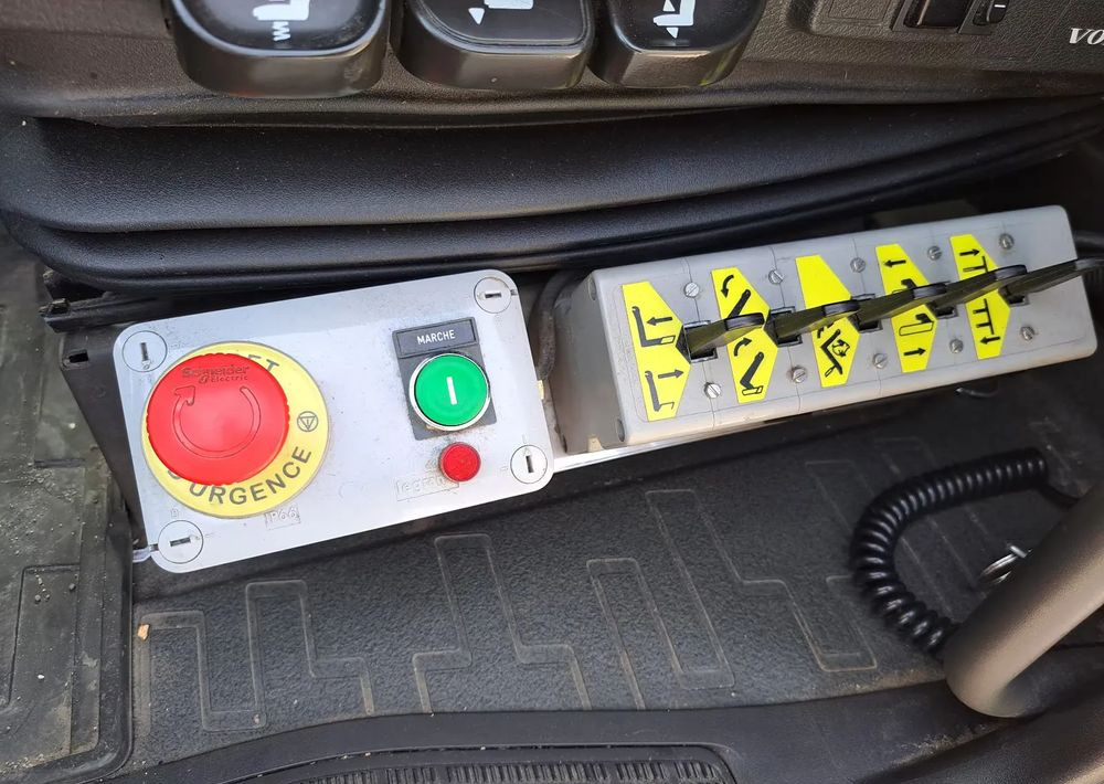 Самосвал Volvo FH 64 R510 High-Line: фото 13 Самосвал Volvo FH 64 R510 High-Line: фото 13