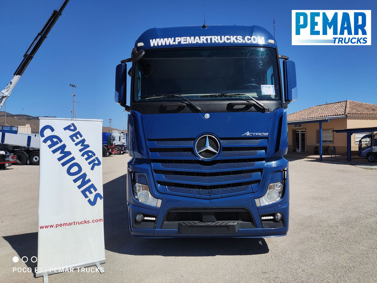 MERCEDES-BENZ ACTROS 1836 SEMITAUTLINER 18T - Тентованный грузовик: фото 2 MERCEDES-BENZ ACTROS 1836 SEMITAUTLINER 18T - Тентованный грузовик: фото 2