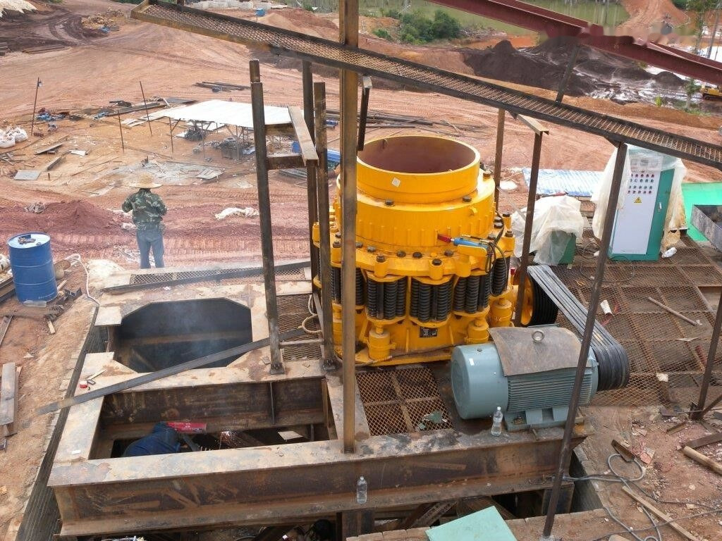 Kinglink Hematite Iron Ore Cone Crusher KLC1300 - Конусная дробилка: фото 1 Kinglink Hematite Iron Ore Cone Crusher KLC1300 - Конусная дробилка: фото 1