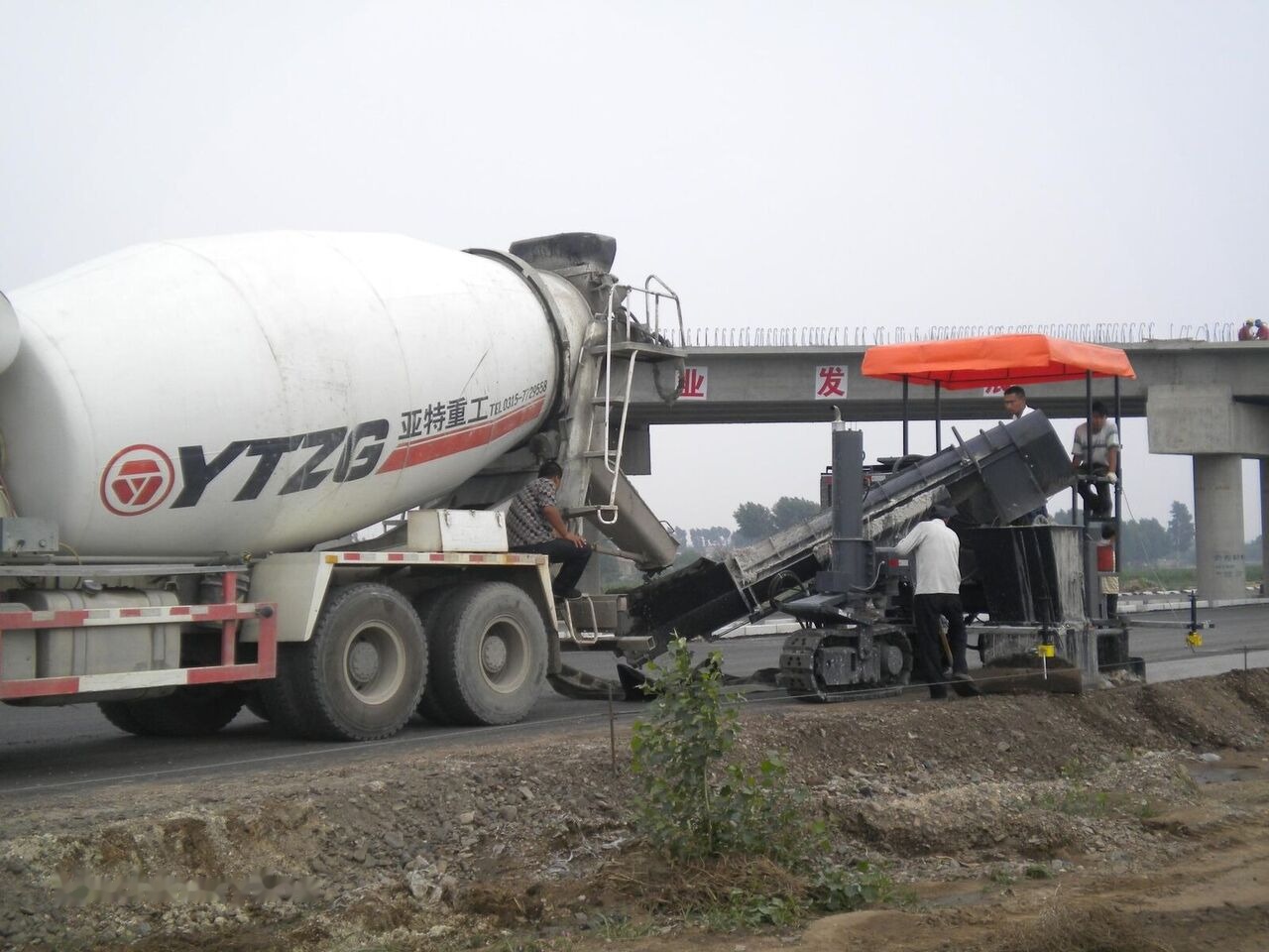 Kinglink MC5000 Concrete slipform paver for road ditch and gutter - Бетоноукладчик: фото 4 Kinglink MC5000 Concrete slipform paver for road ditch and gutter - Бетоноукладчик: фото 4