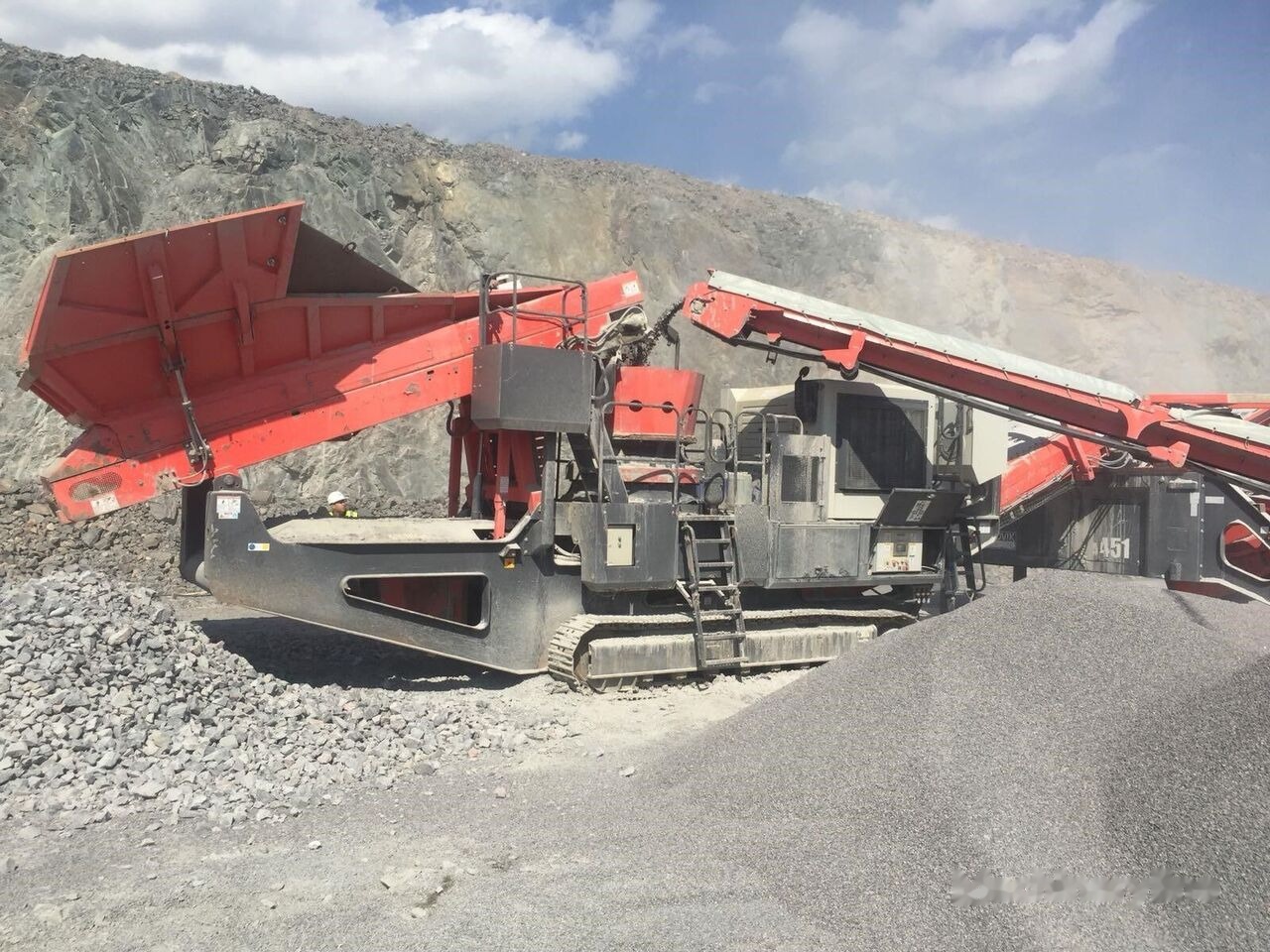 Sandvik QH331 Mobile Crushing Plant - Мобильная дробилка: фото 1 Sandvik QH331 Mobile Crushing Plant - Мобильная дробилка: фото 1
