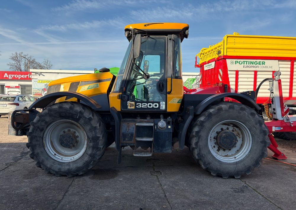 JCB 3200 - Трактор: фото 1 JCB 3200 - Трактор: фото 1
