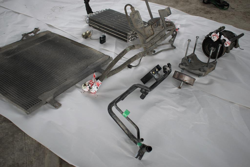 MERCEDES-BENZ ATEGO 815 - Часть системы кондиционирования для Грузовиков: фото 2 MERCEDES-BENZ ATEGO 815 - Часть системы кондиционирования для Грузовиков: фото 2