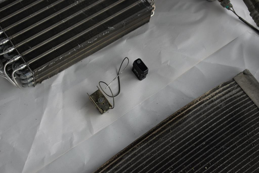 MERCEDES-BENZ ATEGO 815 - Часть системы кондиционирования для Грузовиков: фото 4 MERCEDES-BENZ ATEGO 815 - Часть системы кондиционирования для Грузовиков: фото 4