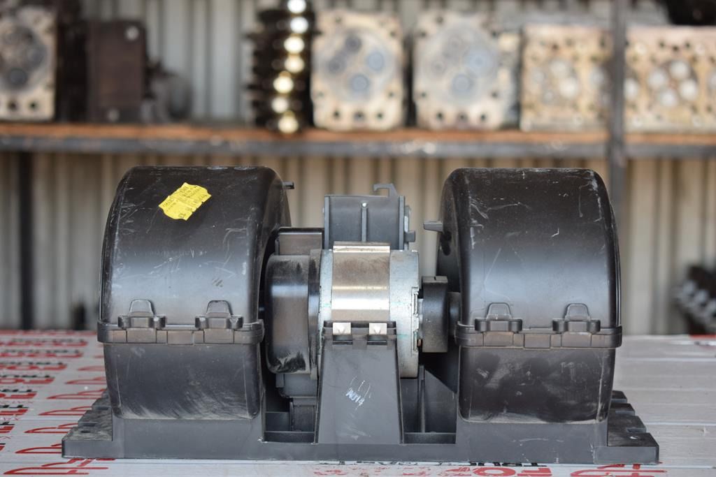 MERCEDES-BENZ SK RADIATOR MOTOR - Радиатор для Грузовиков: фото 3 MERCEDES-BENZ SK RADIATOR MOTOR - Радиатор для Грузовиков: фото 3