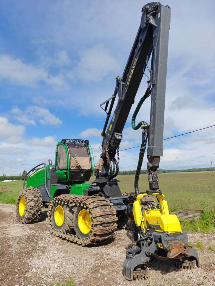 Харвестер John Deere 1270 G: фото 8 Харвестер John Deere 1270 G: фото 8