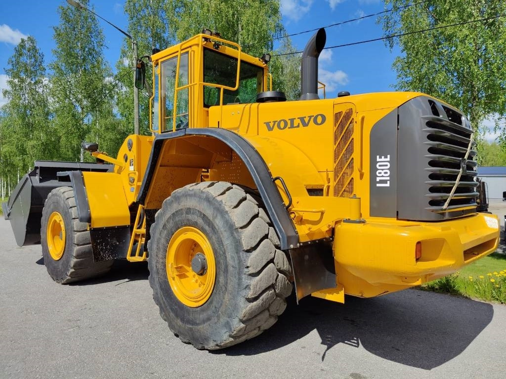 Volvo L 180 E - Колёсный погрузчик: фото 3 Volvo L 180 E - Колёсный погрузчик: фото 3