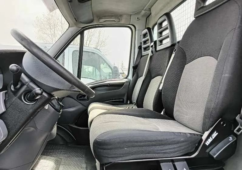 Iveco 35C13, 35C12, 35C14, 35C15 - Малотоннажный самосвал: фото 3 Iveco 35C13, 35C12, 35C14, 35C15 - Малотоннажный самосвал: фото 3