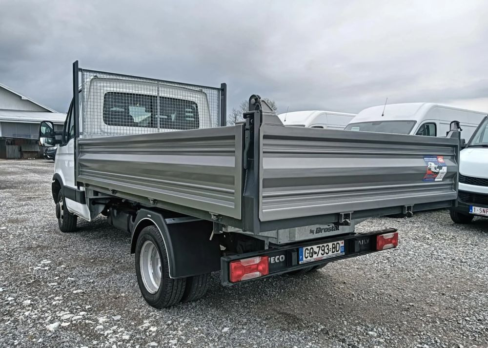 Iveco 35C13, 35C12, 35C15 - Малотоннажный самосвал: фото 5 Iveco 35C13, 35C12, 35C15 - Малотоннажный самосвал: фото 5