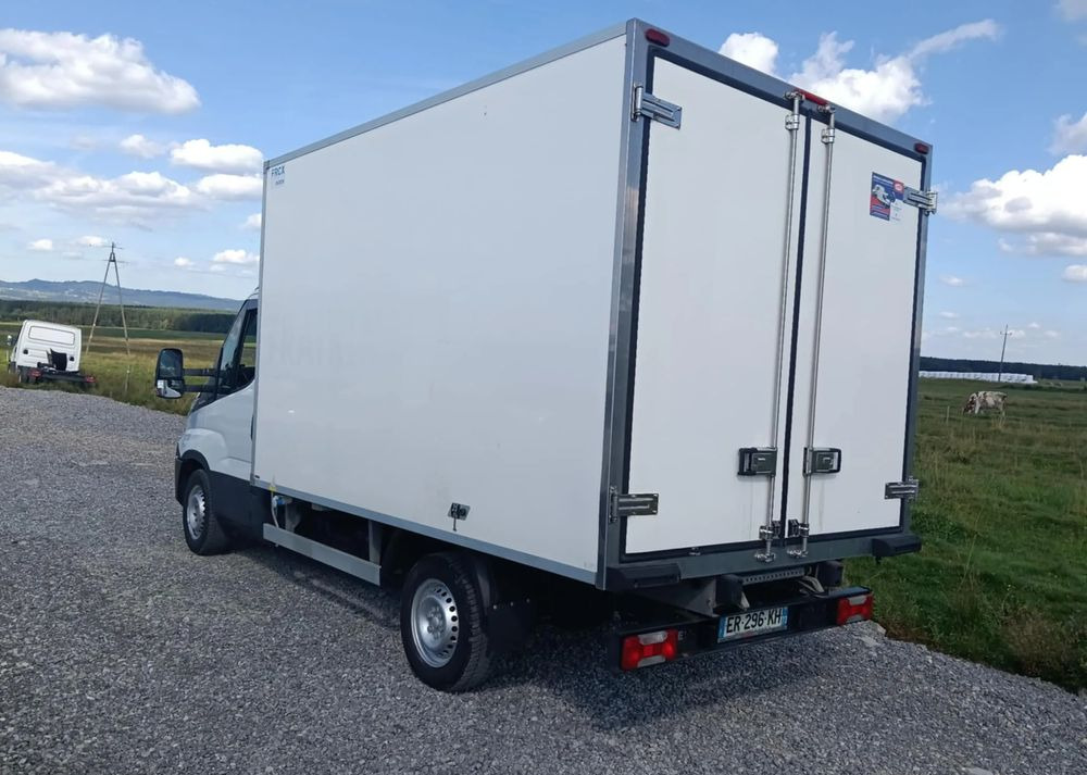 Iveco 35S16, 35S15, 35S14, 35S13 - Малотоннажный рефрижератор: фото 4 Iveco 35S16, 35S15, 35S14, 35S13 - Малотоннажный рефрижератор: фото 4