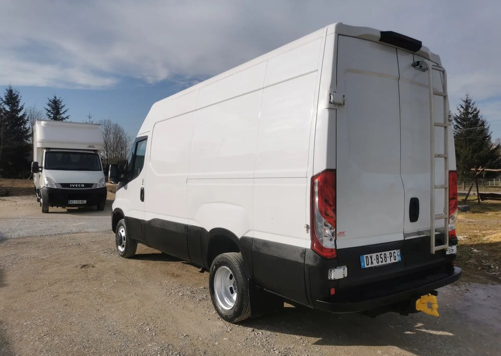 Iveco 35C13 Daily L3H2 bliźniak Klima 2.3-130KM 6-biegów Hak podwójne koła 35-130 L4H2 - Цельнометаллический фургон: фото 3 Iveco 35C13 Daily L3H2 bliźniak Klima 2.3-130KM 6-biegów Hak podwójne koła 35-130 L4H2 - Цельнометаллический фургон: фото 3