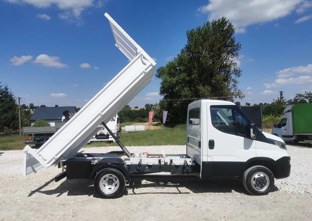Iveco Daily 35-130 kiper Wywrotka blizniak Niski przebieg 2.3HPi-130KM klimatyzacja 35C13 - Малотоннажный самосвал: фото 2 Iveco Daily 35-130 kiper Wywrotka blizniak Niski przebieg 2.3HPi-130KM klimatyzacja 35C13 - Малотоннажный самосвал: фото 2