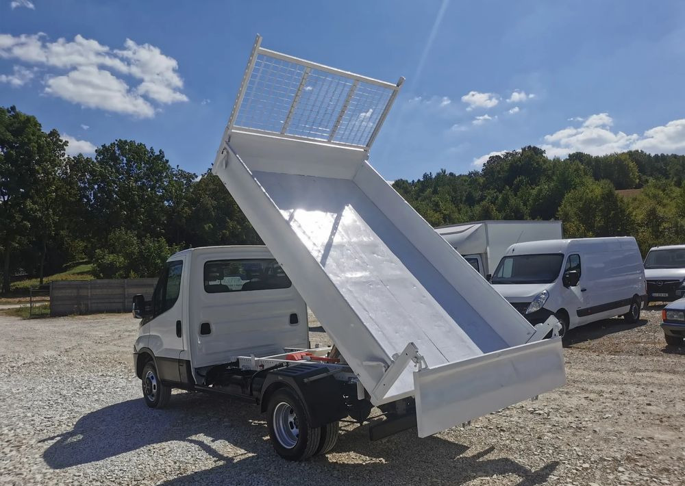 Iveco Daily 35-130 kiper Wywrotka blizniak Niski przebieg 2.3HPi-130KM klimatyzacja 35C13 - Малотоннажный самосвал: фото 5 Iveco Daily 35-130 kiper Wywrotka blizniak Niski przebieg 2.3HPi-130KM klimatyzacja 35C13 - Малотоннажный самосвал: фото 5