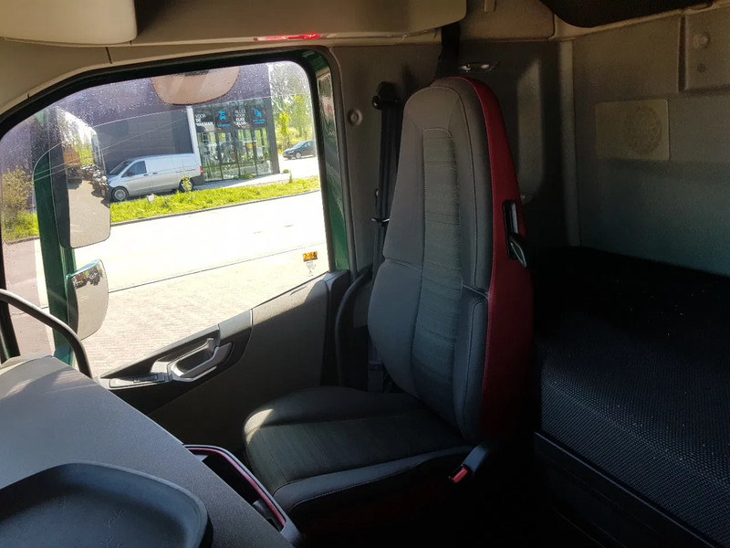 Грузовик-контейнеровоз/ Сменный кузов Volvo FH 500 8x2 Euro 6 Netherlands truck: фото 14