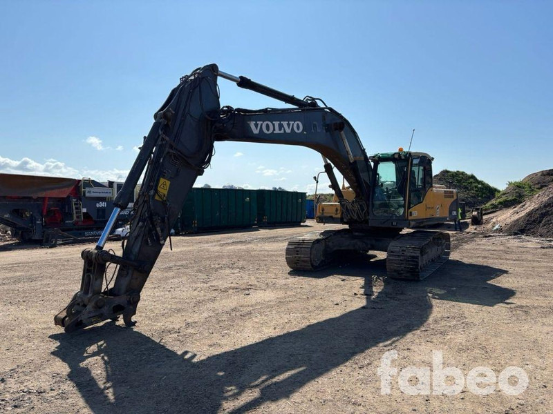 JCB JS 220 LC - Гусеничный экскаватор: фото 1 JCB JS 220 LC - Гусеничный экскаватор: фото 1