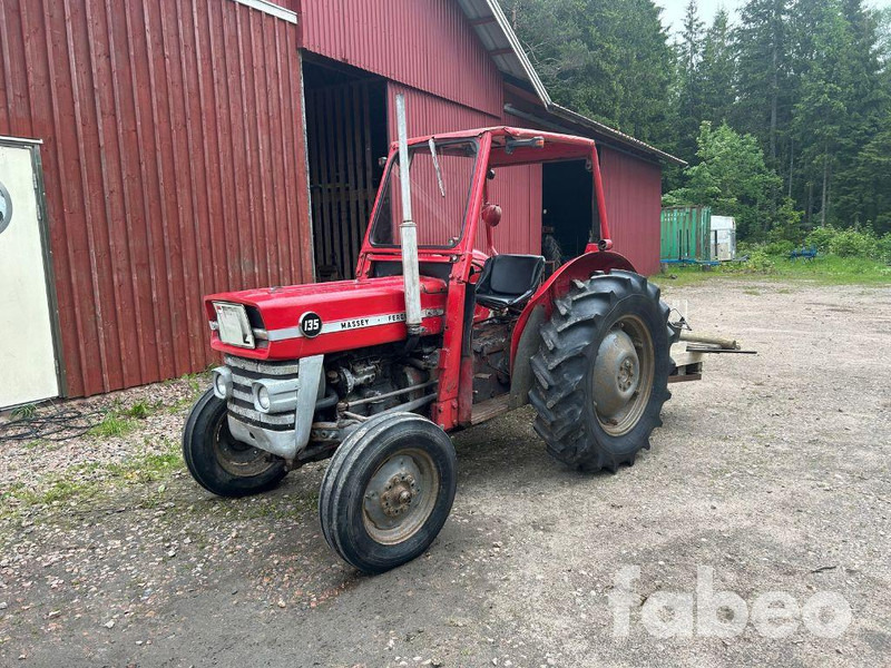 Massey Ferguson 135 - Трактор: фото 1 Massey Ferguson 135 - Трактор: фото 1