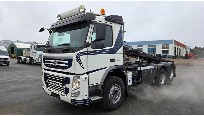 Volvo FM420 6X2 manual full steel - Тросовый мультилифт: фото 1 Volvo FM420 6X2 manual full steel - Тросовый мультилифт: фото 1