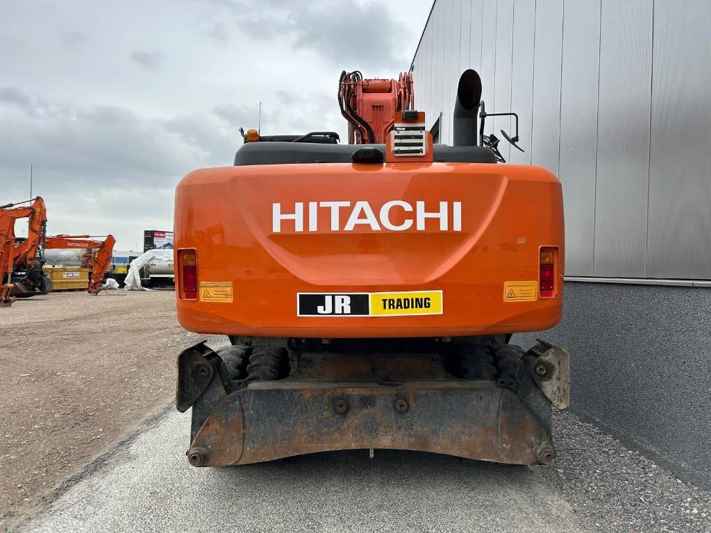 Hitachi ZX220W-5B - Колёсный экскаватор: фото 3 Hitachi ZX220W-5B - Колёсный экскаватор: фото 3