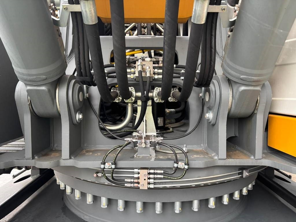 Гусеничный экскаватор Liebherr R 930 LC (New/Unused): фото 26