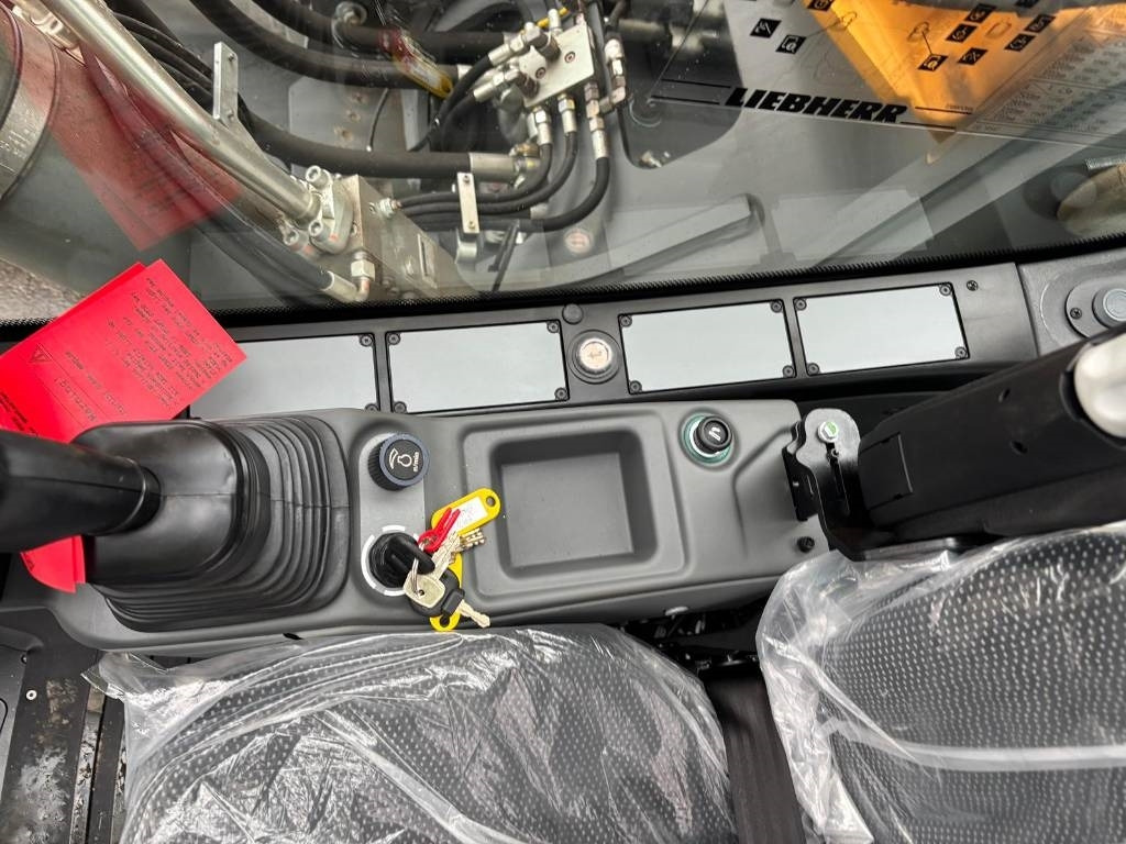 Гусеничный экскаватор Liebherr R 930 LC (New/Unused): фото 12