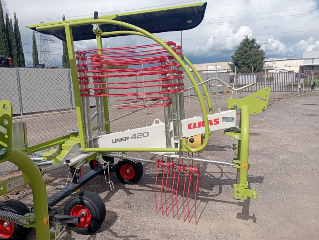 Claas Liner 420 - Сеноворошилка: фото 1 Claas Liner 420 - Сеноворошилка: фото 1