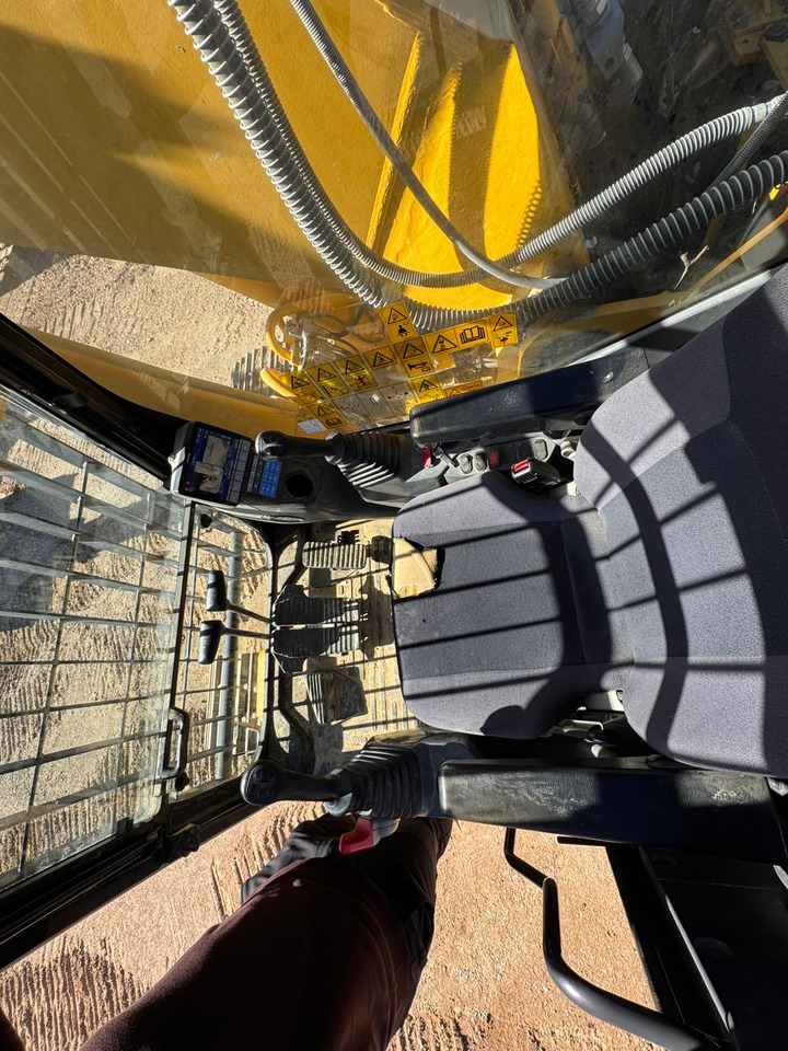 KOMATSU PC210 NLC-11 - Мини-экскаватор: фото 4 KOMATSU PC210 NLC-11 - Мини-экскаватор: фото 4