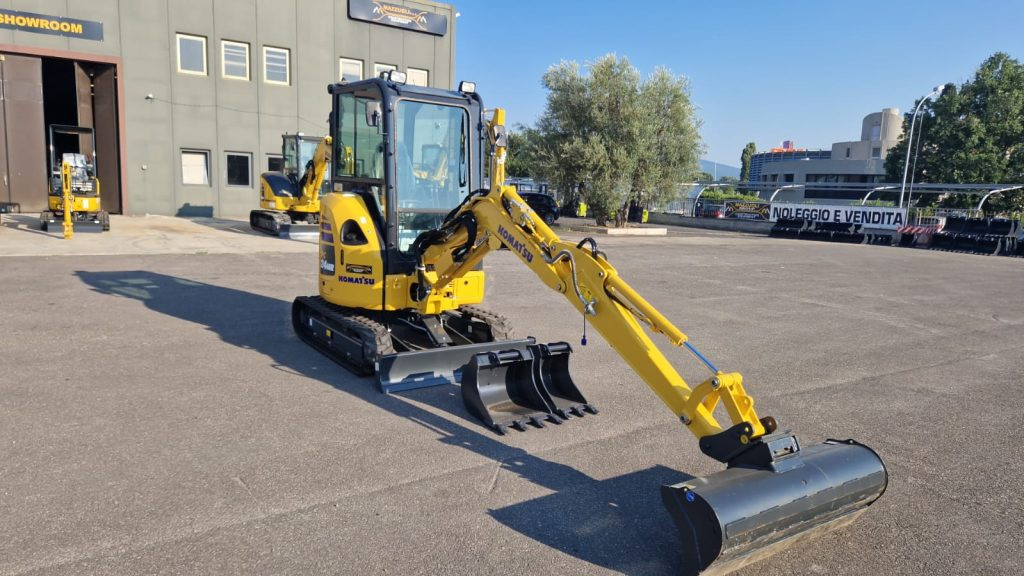 Komatsu PC24 MR-5 - Мини-экскаватор: фото 1 Komatsu PC24 MR-5 - Мини-экскаватор: фото 1