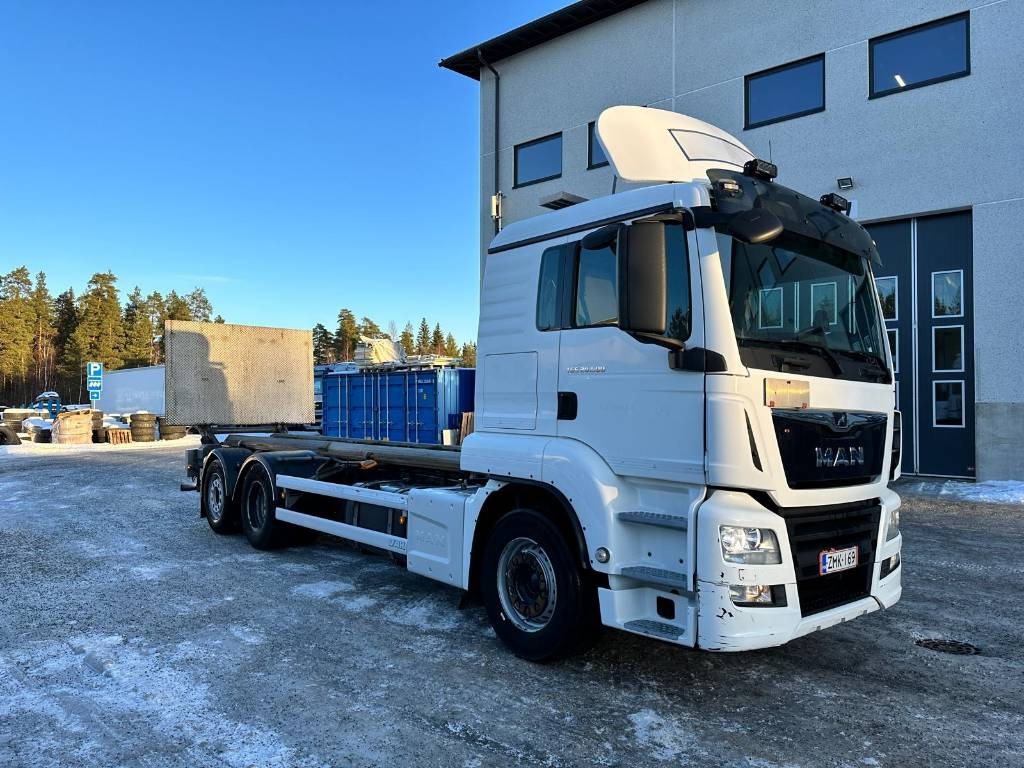 MAN TGX 26.500 konttilaite+pl-nostin,560tkm - Грузовик-контейнеровоз/ Сменный кузов: фото 1 MAN TGX 26.500 konttilaite+pl-nostin,560tkm - Грузовик-контейнеровоз/ Сменный кузов: фото 1