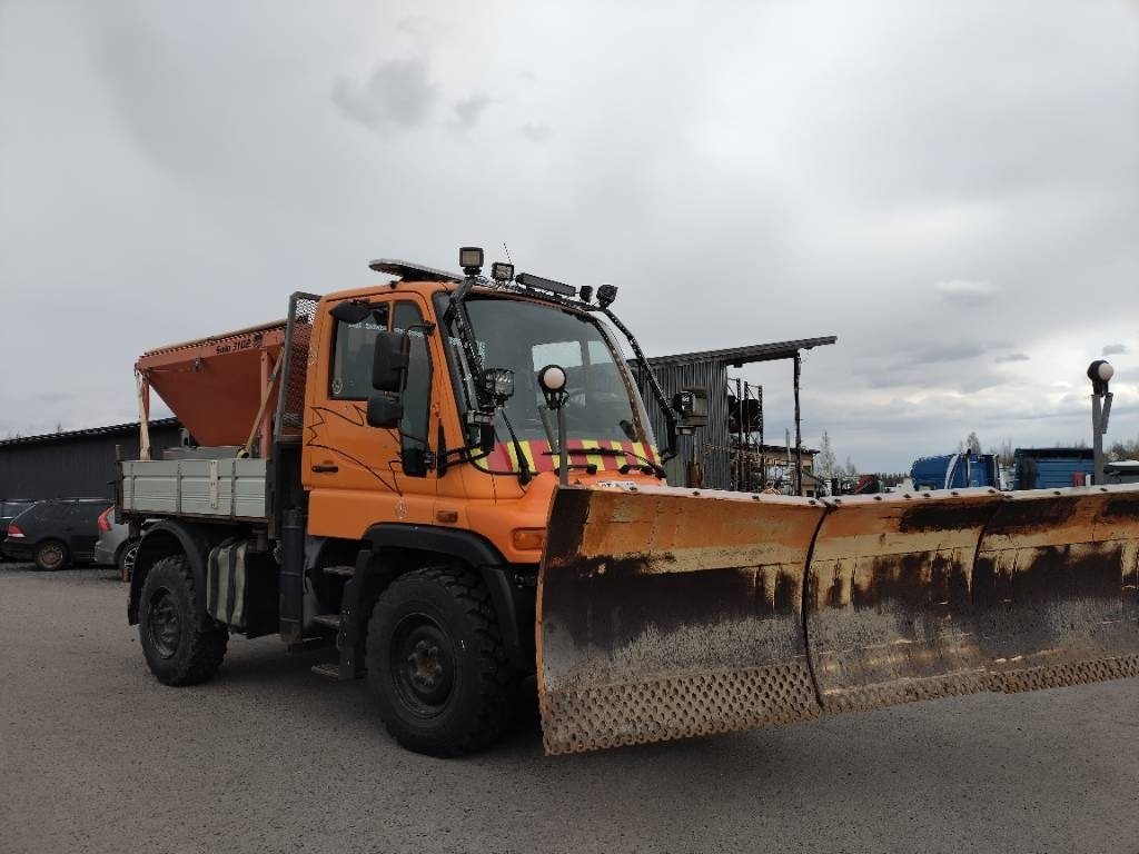 Mercedes-Benz Unimog ,hiekoitin,aura,kippilava - Снегоуборочная машина: фото 2 Mercedes-Benz Unimog ,hiekoitin,aura,kippilava - Снегоуборочная машина: фото 2