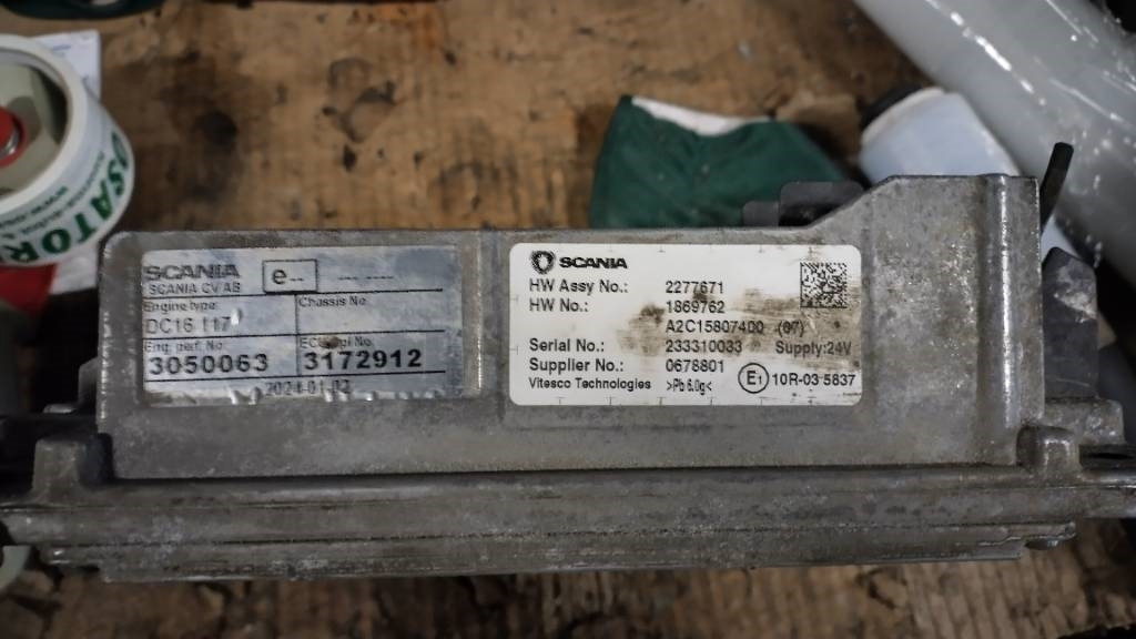 Scania Engine control unit dc16 117 - Электрическая система для Грузовиков: фото 3 Scania Engine control unit dc16 117 - Электрическая система для Грузовиков: фото 3
