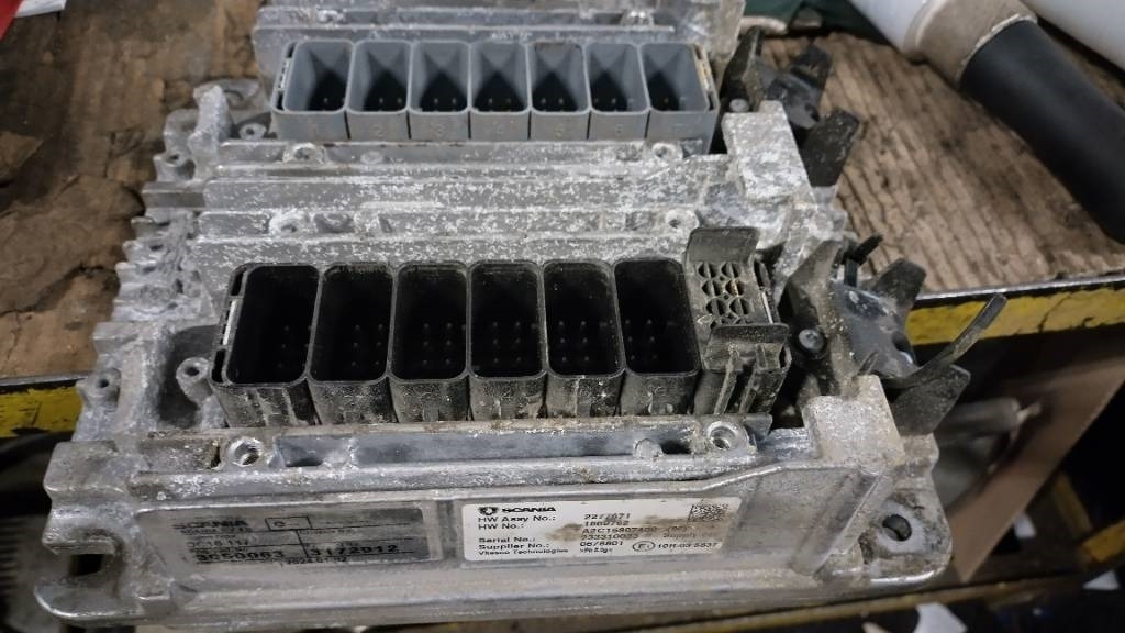 Scania Engine control unit dc16 117 - Электрическая система для Грузовиков: фото 1 Scania Engine control unit dc16 117 - Электрическая система для Грузовиков: фото 1