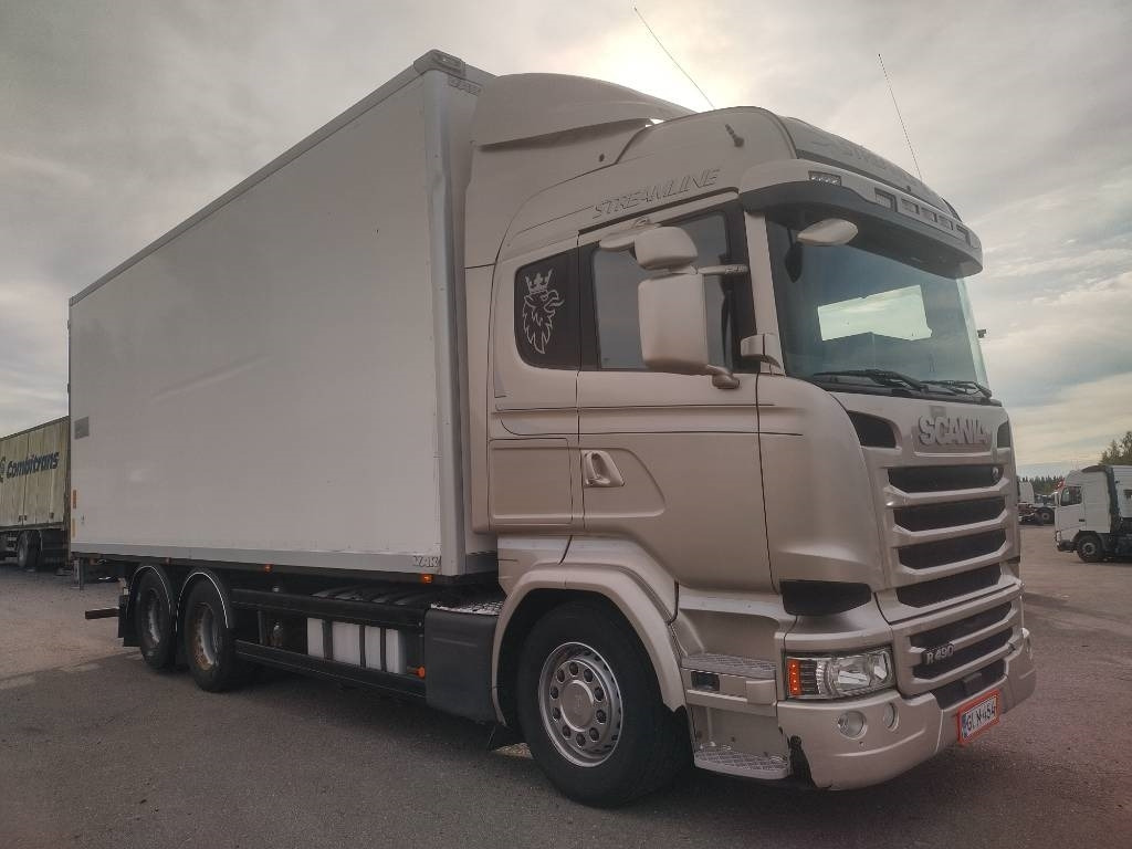 Scania R490 6x2 sivuauk.kori+pl-nostin - Грузовик с закрытым кузовом: фото 3 Scania R490 6x2 sivuauk.kori+pl-nostin - Грузовик с закрытым кузовом: фото 3