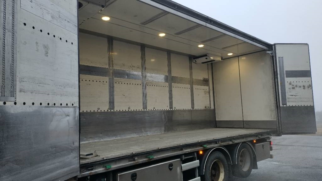 Scania R520 6x2 kokosivuauk kori, thermoking kone - Рефрижератор: фото 5 Scania R520 6x2 kokosivuauk kori, thermoking kone - Рефрижератор: фото 5